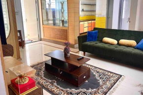 Royal King Bed Suite, Service Apartments, 1km to center , Free WI-FI